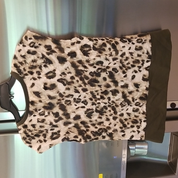 💕TRINA TURK💕 Joyful Top ~ Faux Fur Sleeveless Tank Top Animal Print NWT - Picture 2 of 9